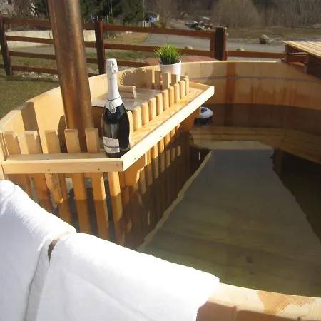 La Secretaru - Casa De Vacanta Cu Ciubar, Sauna Si Piscina De Vara *