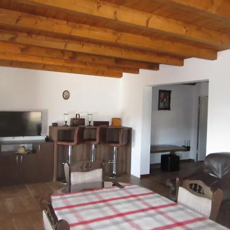 La Secretaru - Casa De Vacanta Cu Ciubar, Sauna Si Piscina De Vara *
